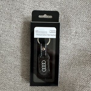 Audi carbon finer keychain